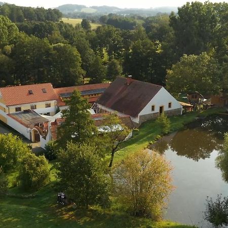 Strnadovsky Mlyn Ξενοδοχείο Jesenice  Εξωτερικό φωτογραφία